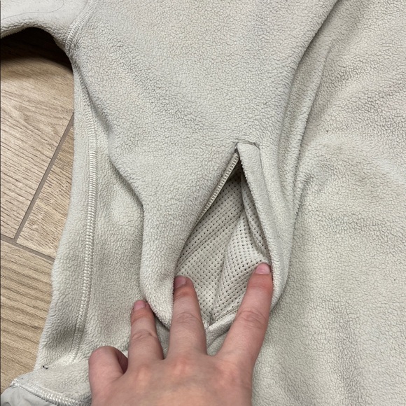 Aritzia Women's Cream Quarter-Zip Sweatshirt - Picture 3 of 8